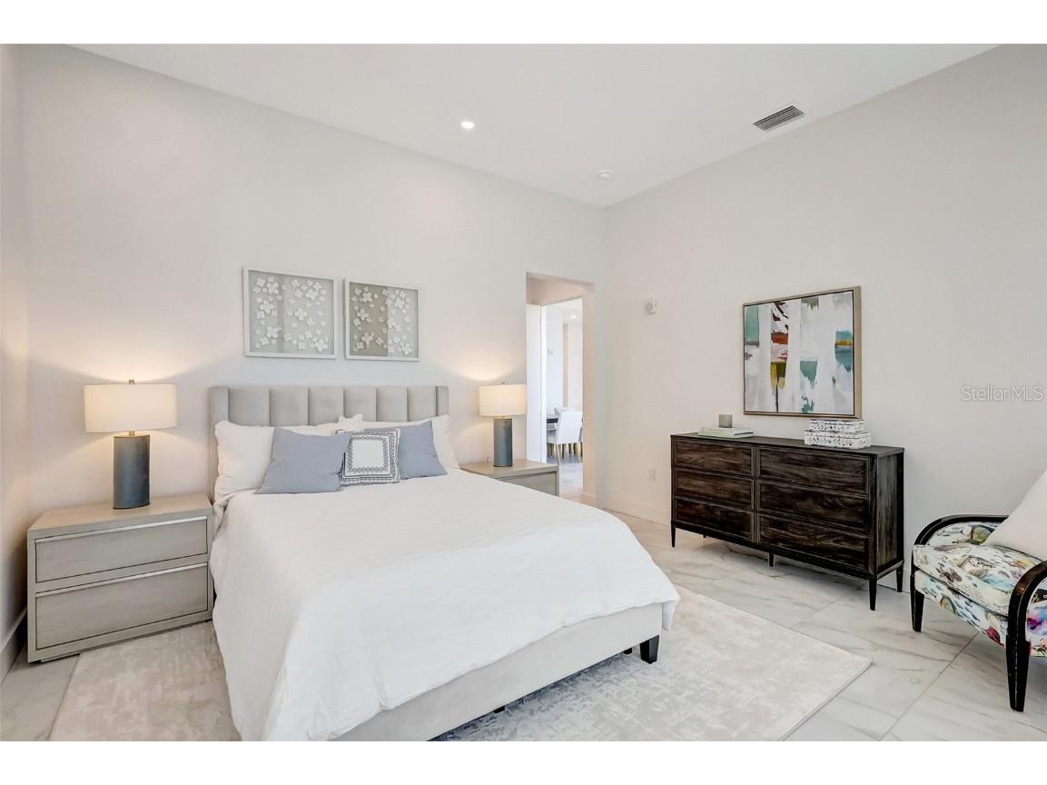 33 S Palm Avenue #1101 Sarasota FL 34236 A4653446 image16