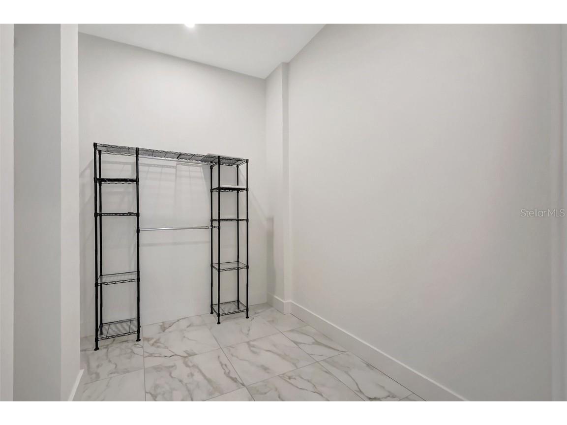 33 S Palm Avenue #1101 Sarasota FL 34236 A4653446 image21