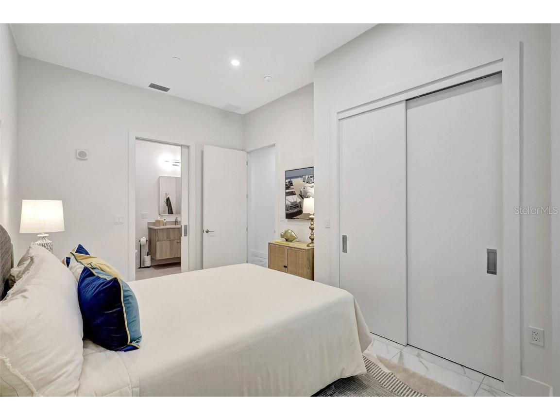 33 S Palm Avenue #1101 Sarasota FL 34236 A4653446 image23