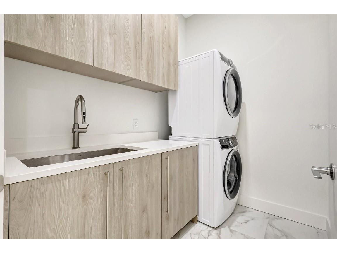 33 S Palm Avenue #1101 Sarasota FL 34236 A4653446 image33