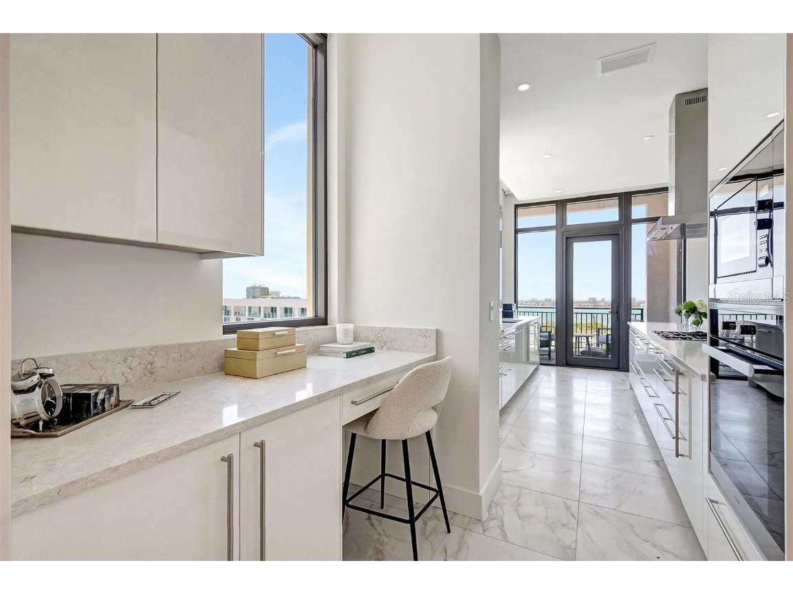 33 S Palm Avenue #1101 Sarasota FL 34236 A4653446 image7