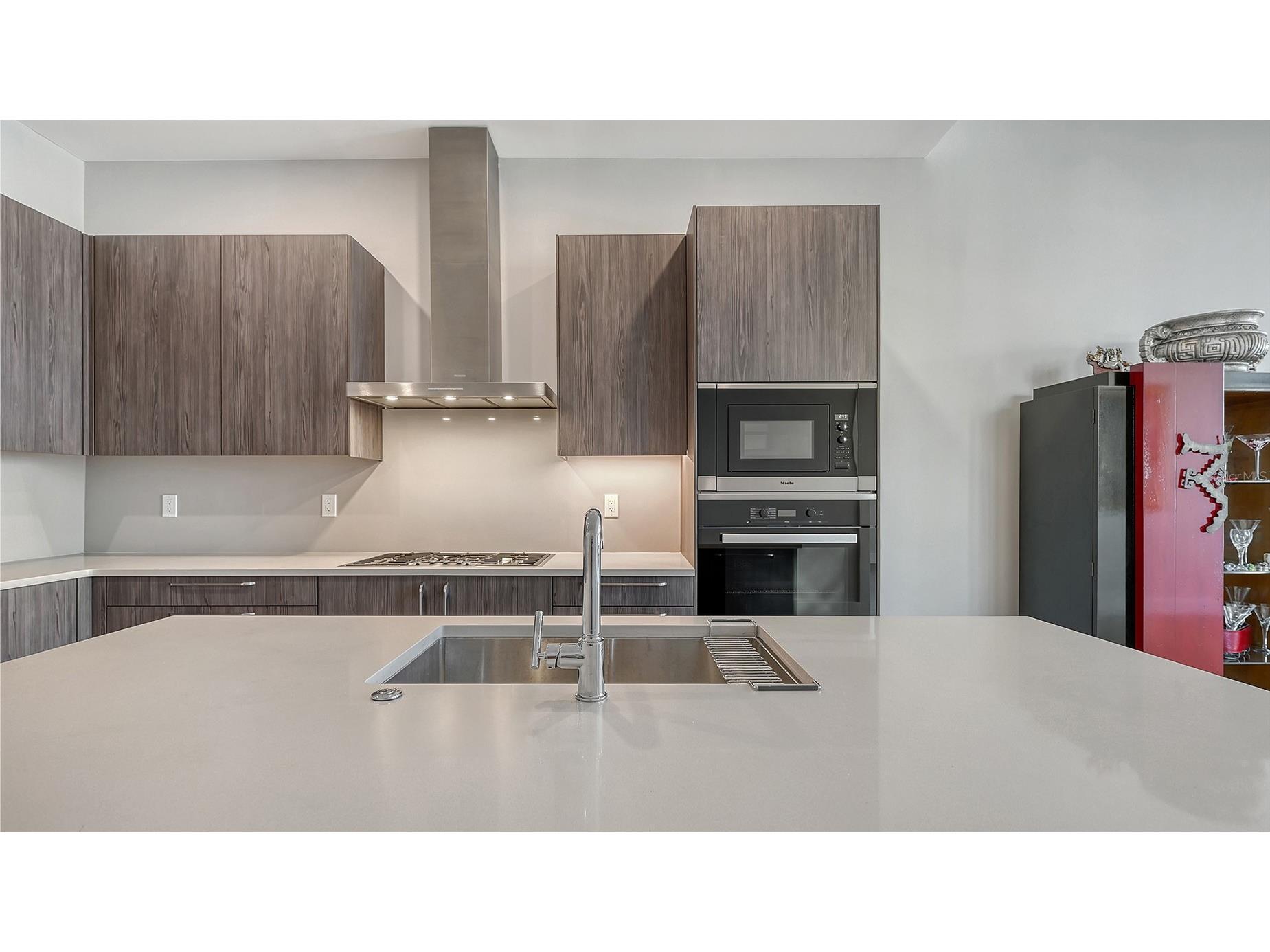 33 S Palm Avenue #1303 Sarasota FL 34236 A4688456 image34