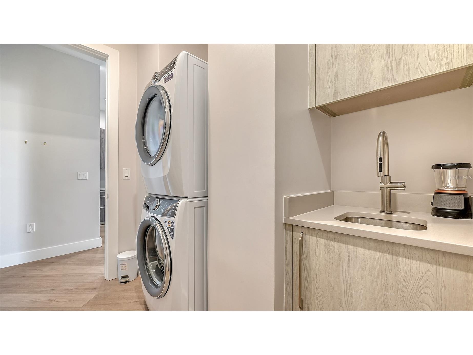 33 S Palm Avenue #1303 Sarasota FL 34236 A4688456 image49