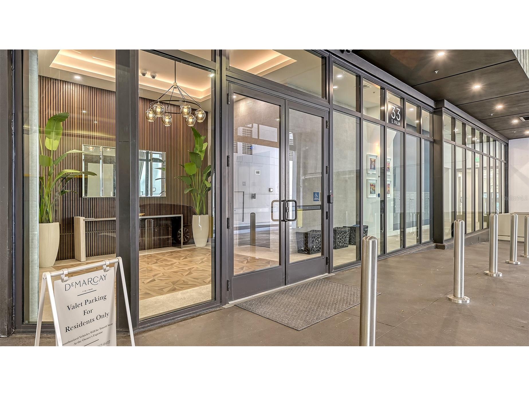 33 S Palm Avenue #1303 Sarasota FL 34236 A4688456 image51