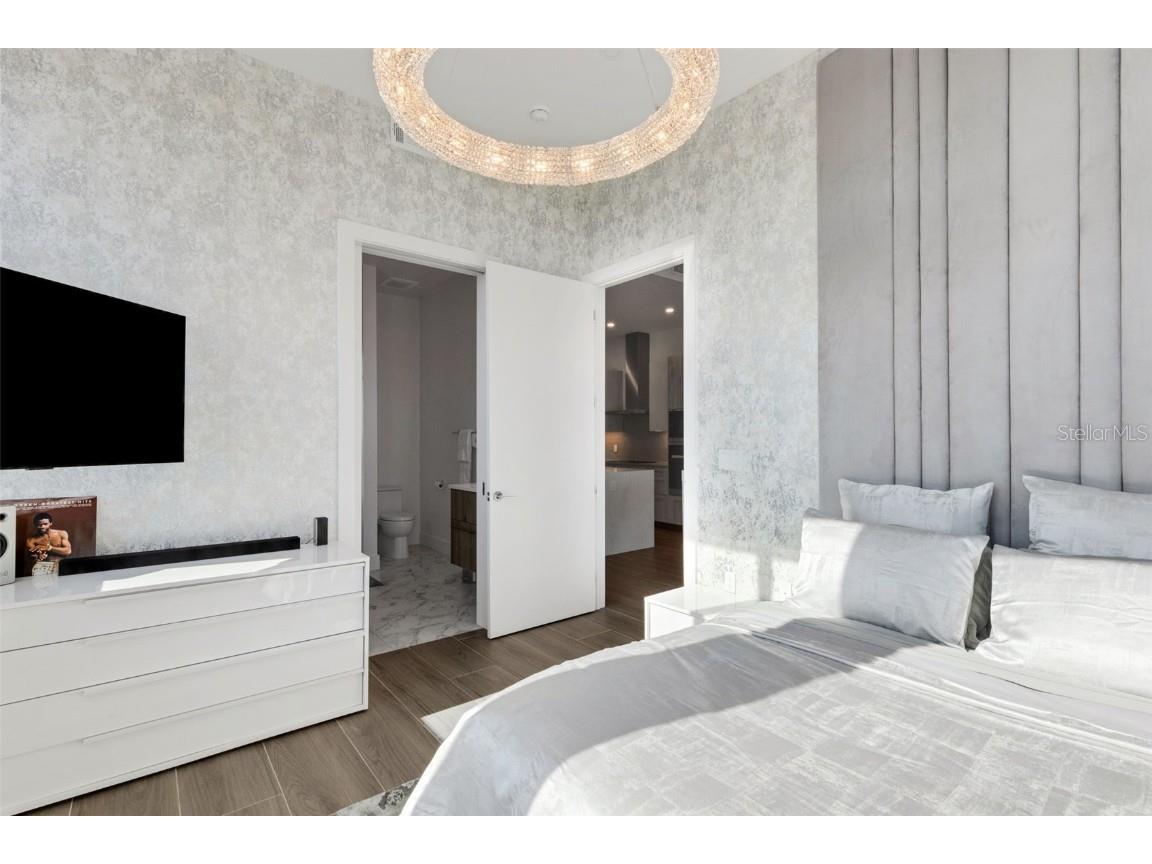 33 S Palm Avenue #1503 Sarasota FL 34236 A4674241 image22