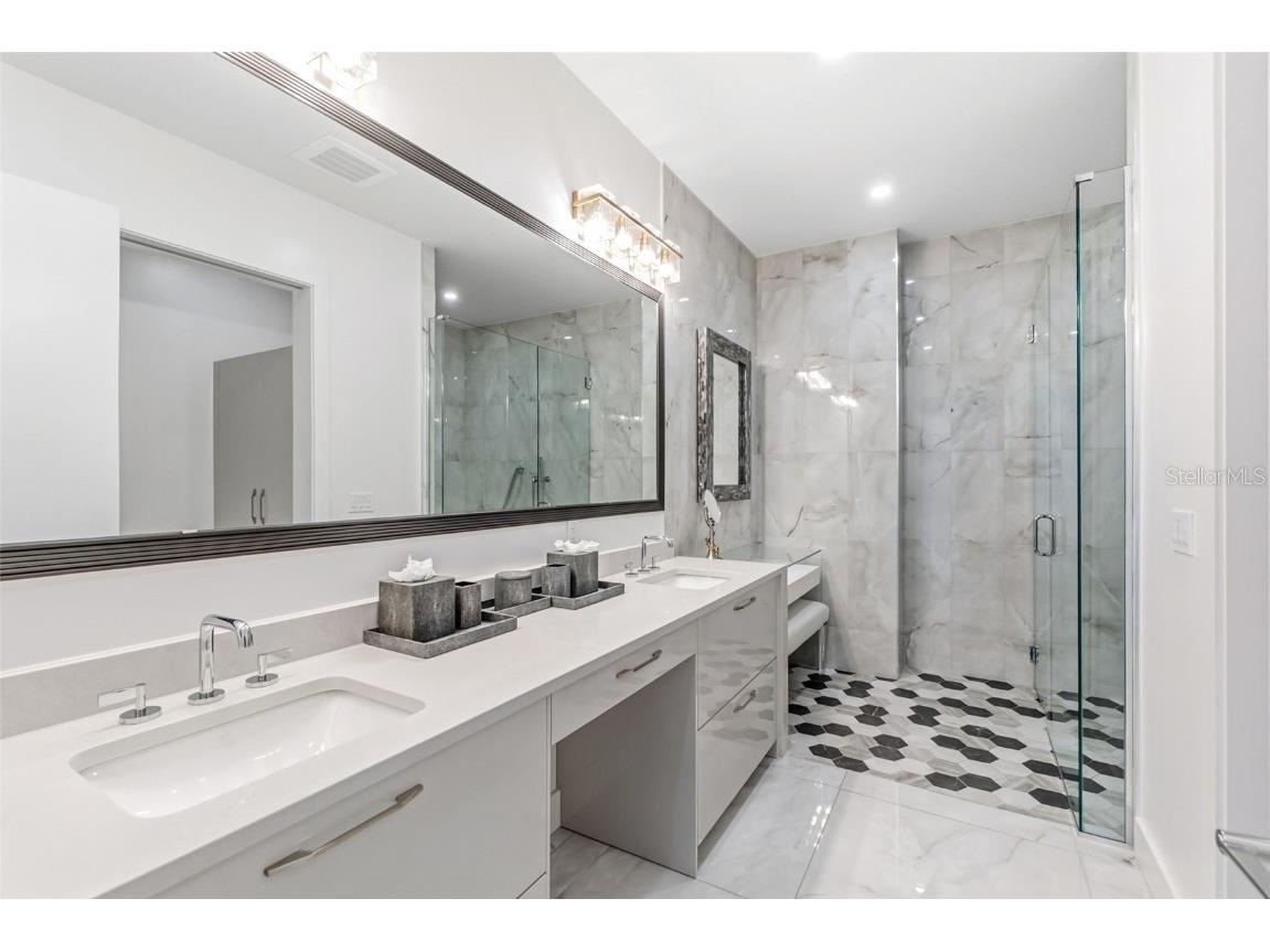 33 S Palm Avenue #1701 Sarasota FL 34236 - SARASOTA BAY/GULF OF MEXICO A4674550 image42