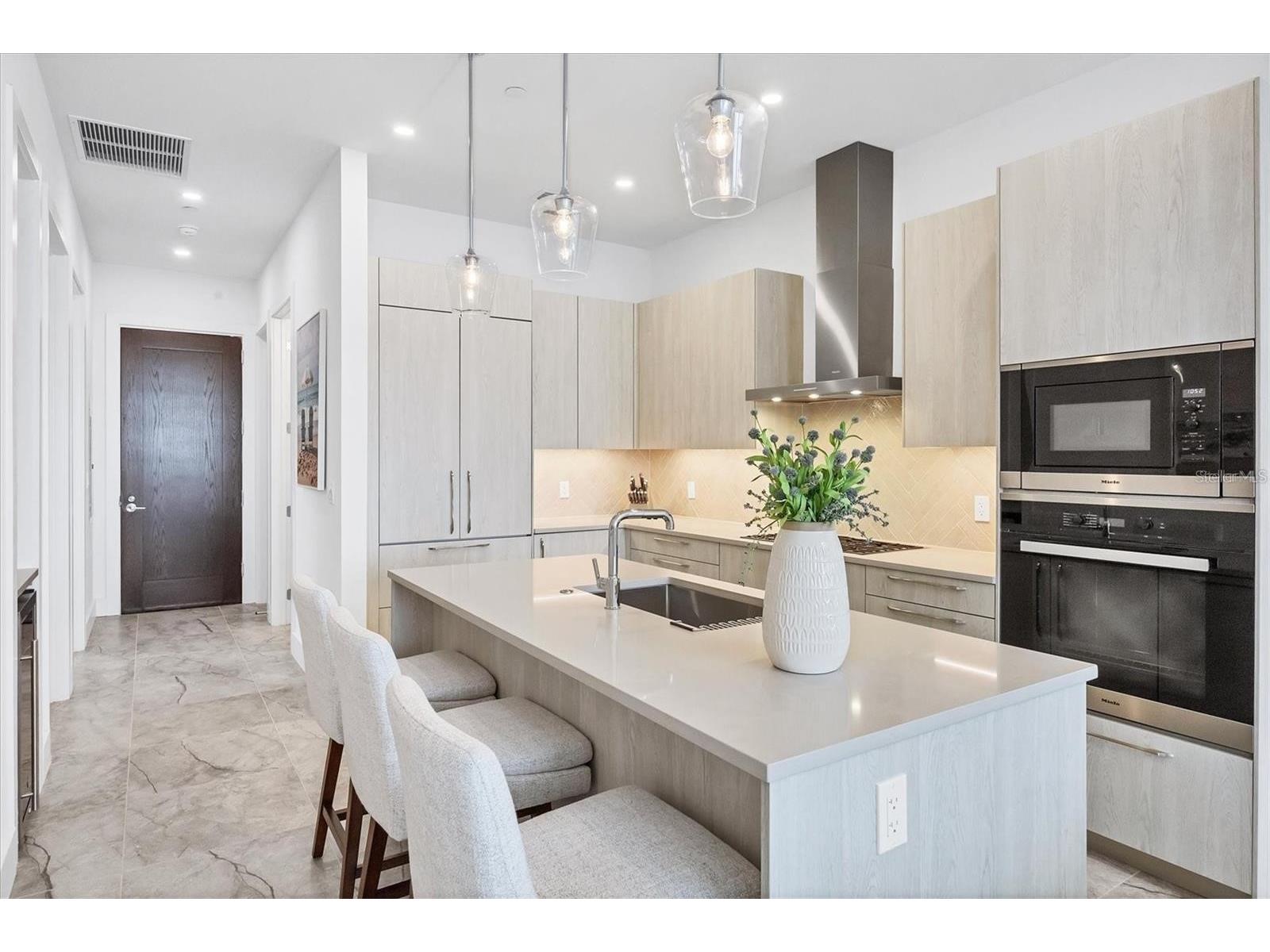 33 S Palm Avenue #704 Sarasota FL 34236 A4692169 image10
