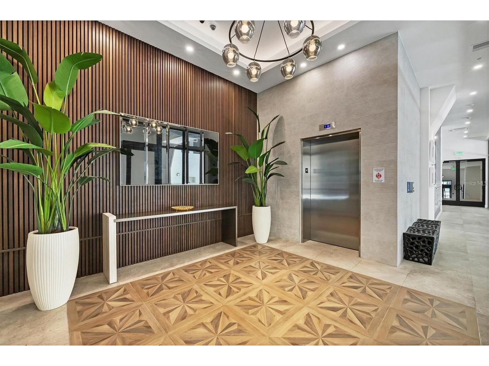 33 S Palm Avenue #704 Sarasota FL 34236 A4692169 image4