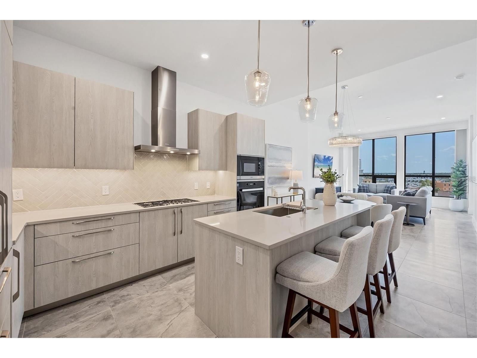 33 S Palm Avenue #704 Sarasota FL 34236 A4692169 image9