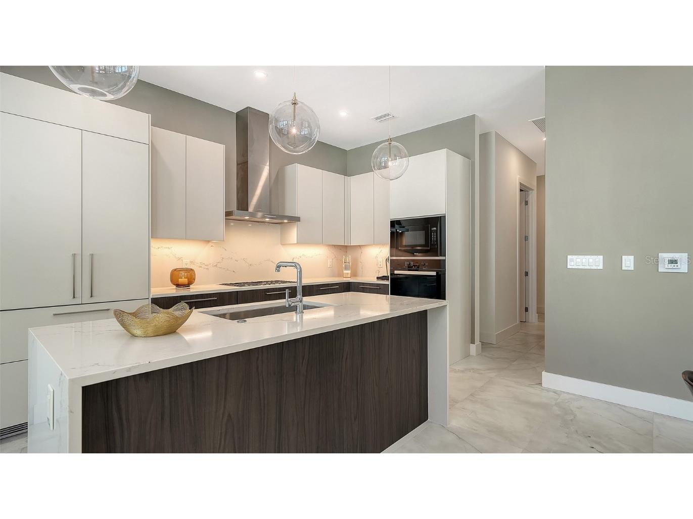 33 S Palm Avenue #803 Sarasota FL 34236 A4671344 image12