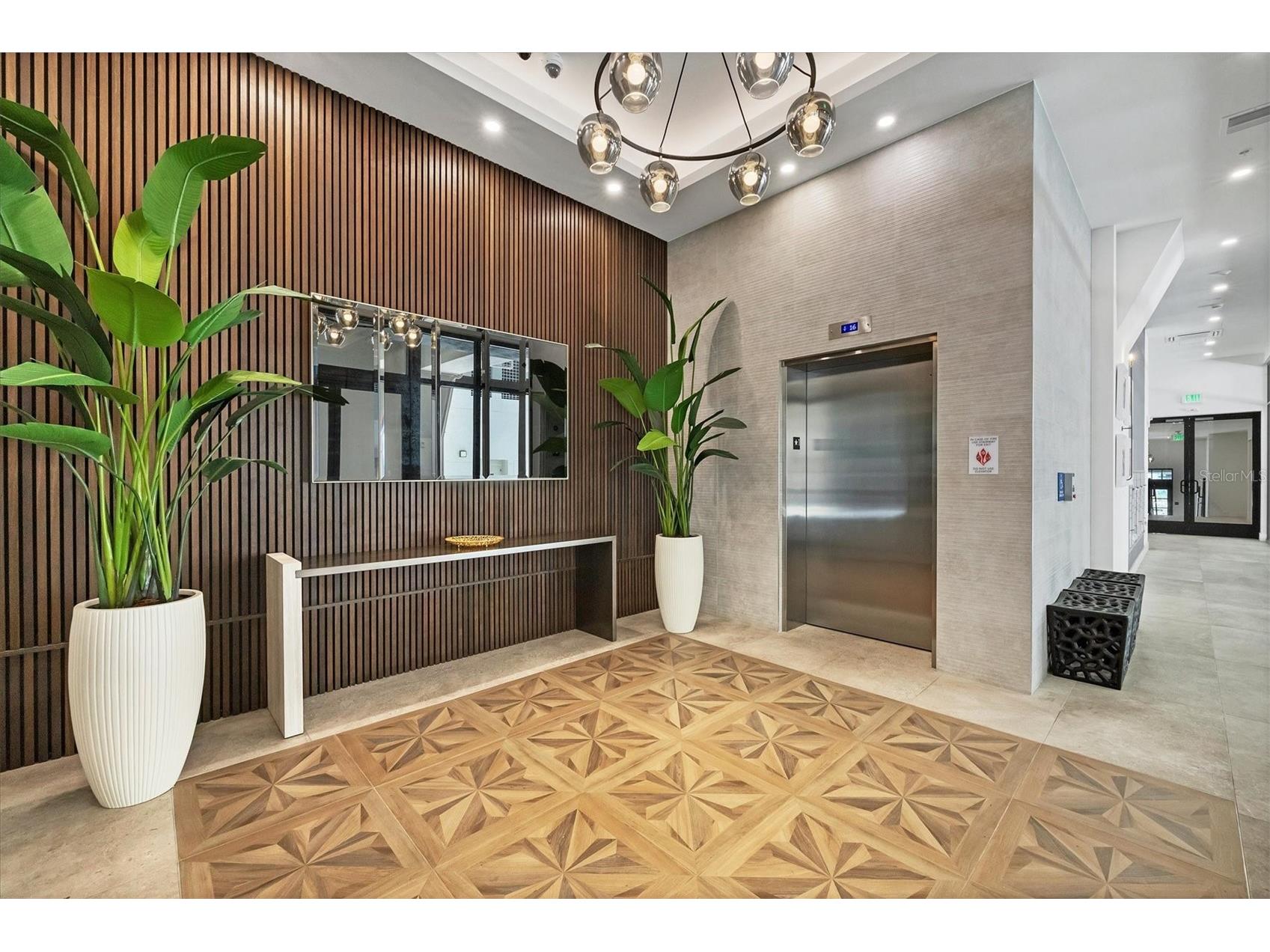 33 S Palm Avenue #902 Sarasota FL 34236 A4678251 image3