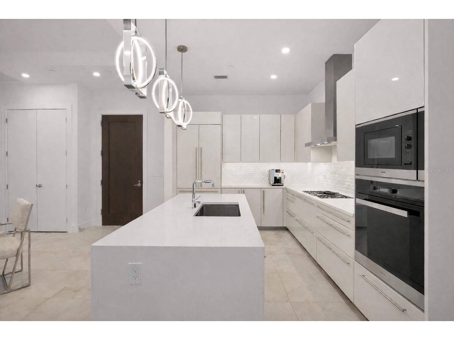 33 S Palm Avenue #902 Sarasota FL 34236 A4678251 image9