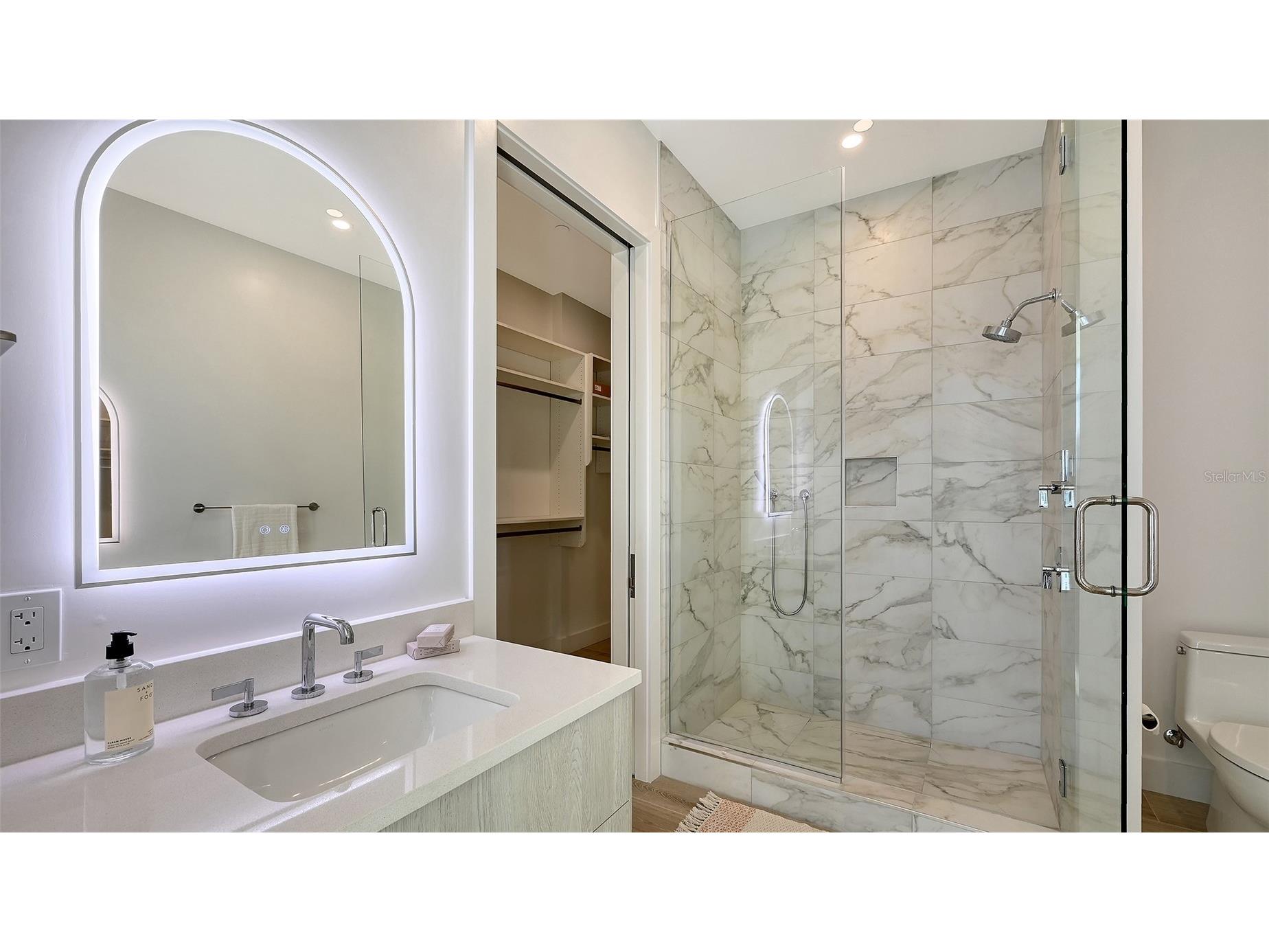 33 S Palm Avenue #904 Sarasota FL 34236 A4680271 image16