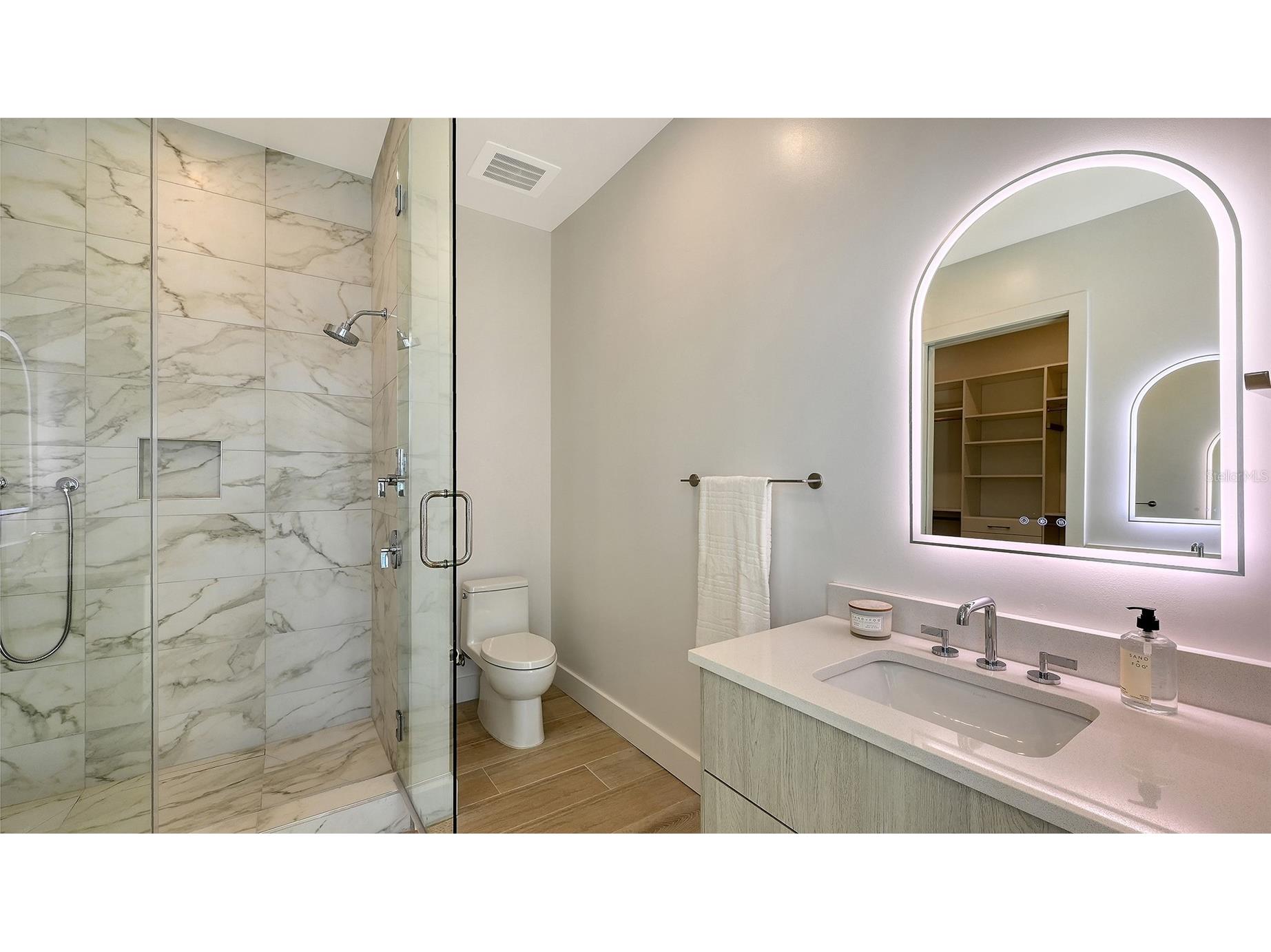 33 S Palm Avenue #904 Sarasota FL 34236 A4680271 image17