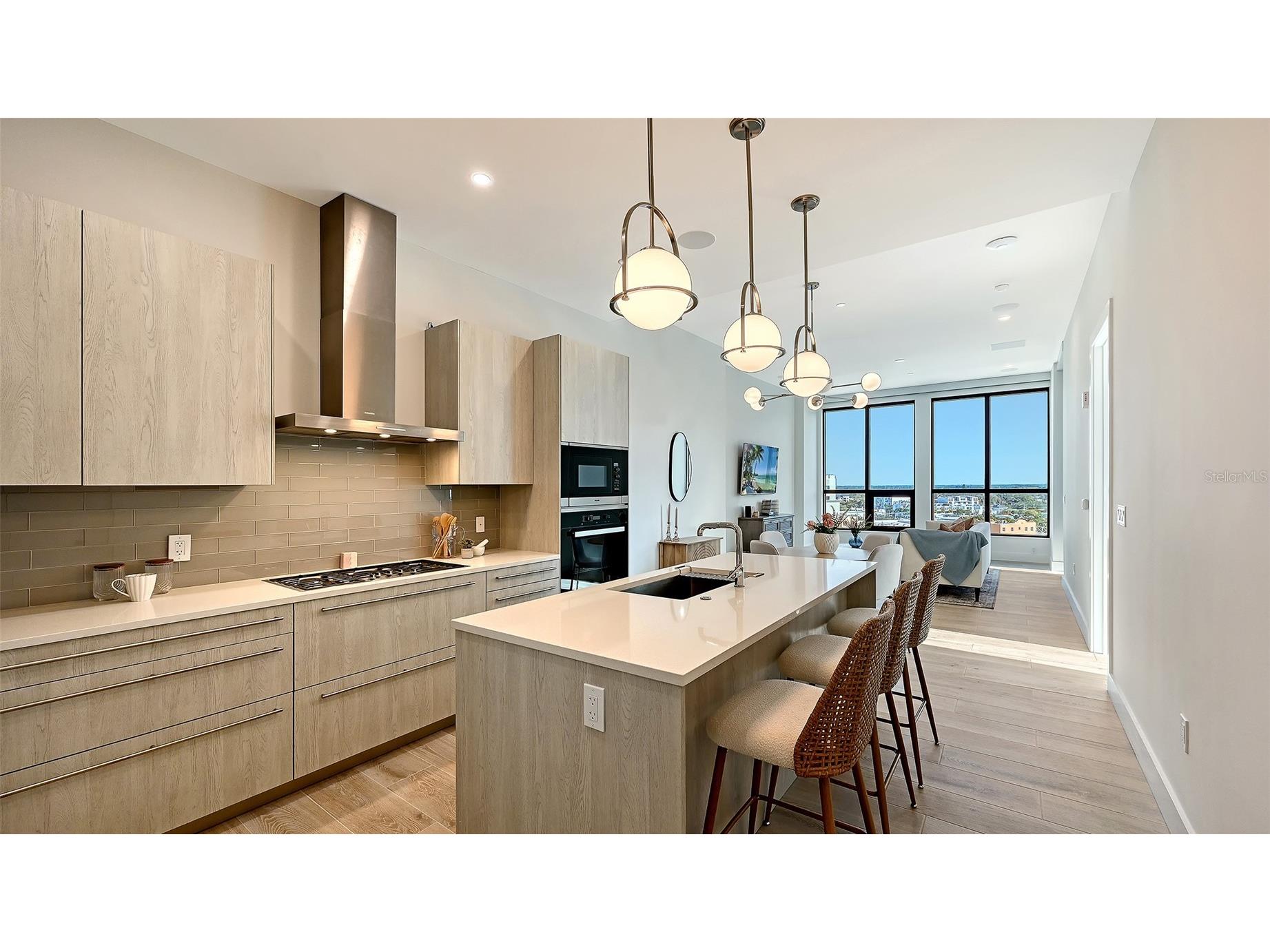 33 S Palm Avenue #904 Sarasota FL 34236 A4680271 image2