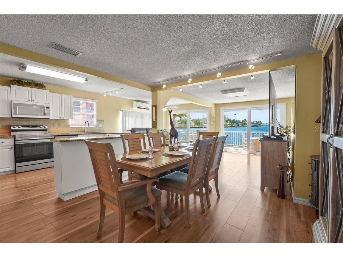 33 Starboard Drive Venice FL 34285 - ROBERTS BAY & INTRACOASTAL WW A4665399 image17