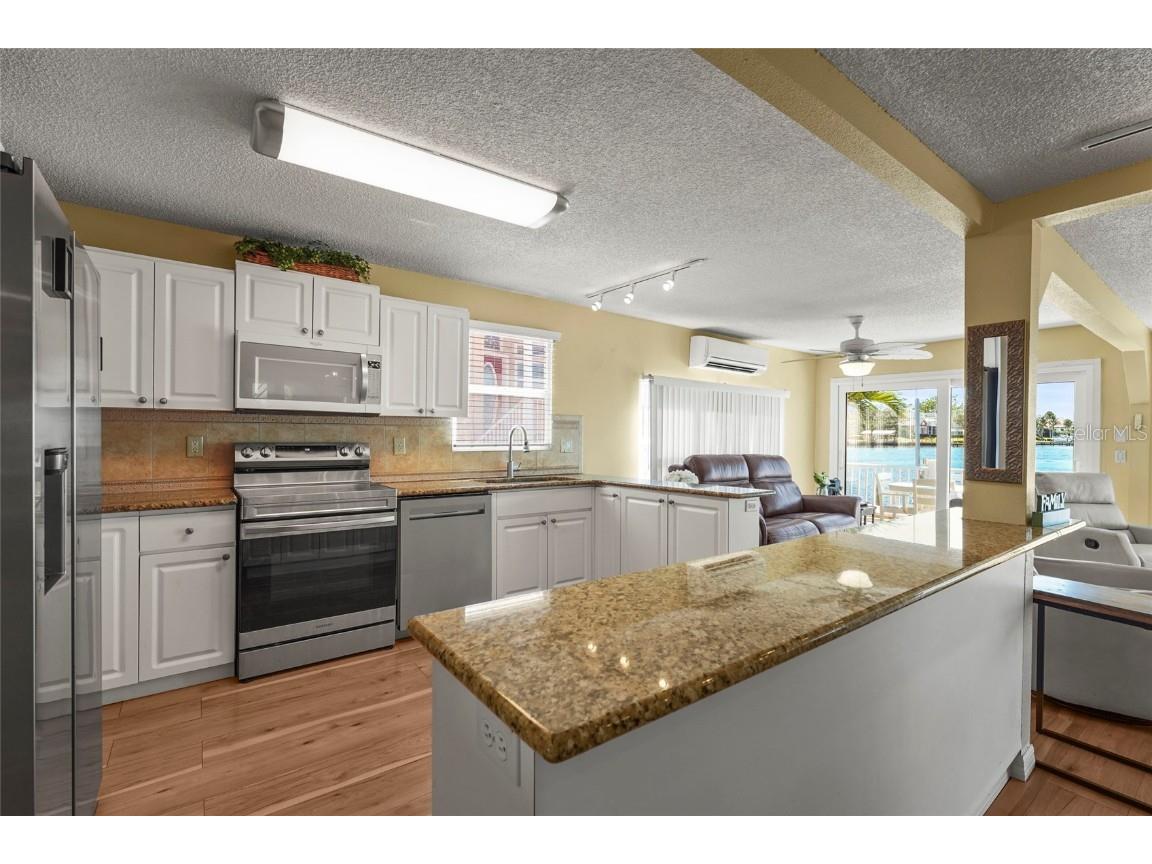 33 Starboard Drive Venice FL 34285 - ROBERTS BAY & INTRACOASTAL WW A4665399 image25