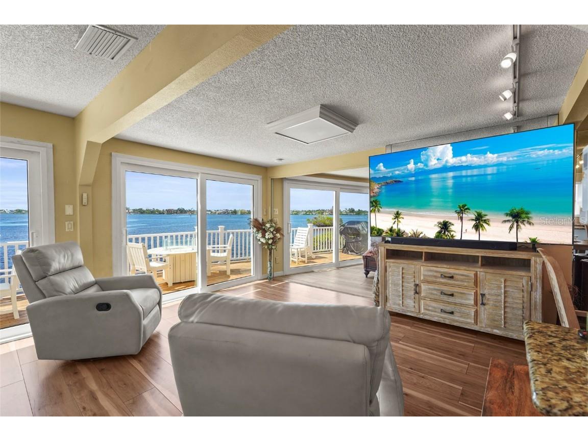 33 Starboard Drive Venice FL 34285 - ROBERTS BAY & INTRACOASTAL WW A4665399 image9