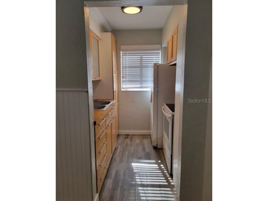 330 20th Avenue S Saint Petersburg FL 33705 TB8403232 image7