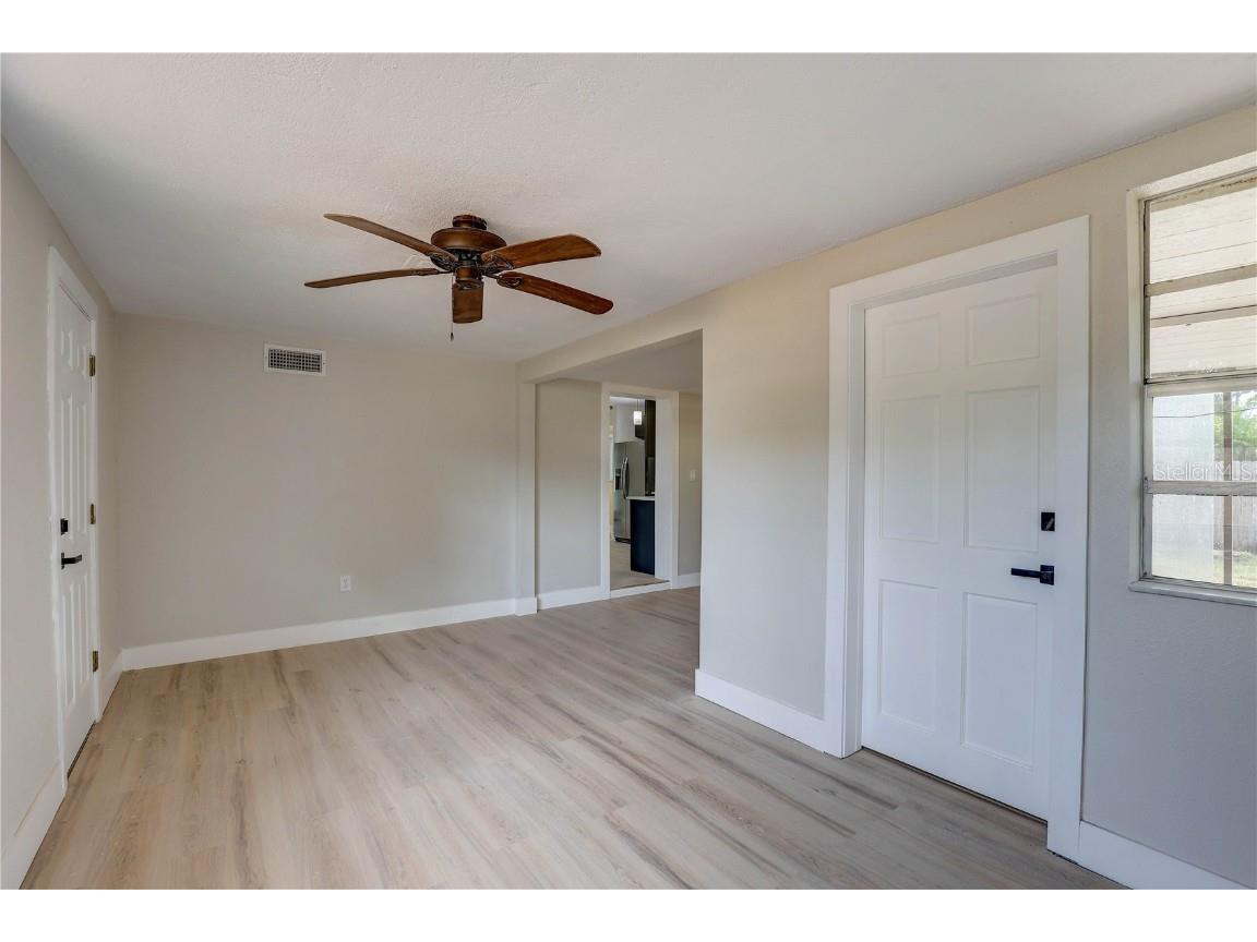330 83rd Avenue NE Saint Petersburg FL 33702 TB8422380 image10