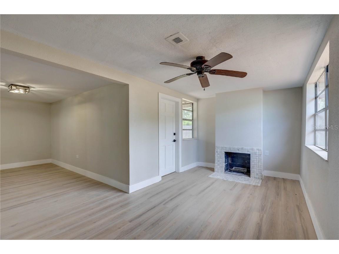 330 83rd Avenue NE Saint Petersburg FL 33702 TB8422380 image11