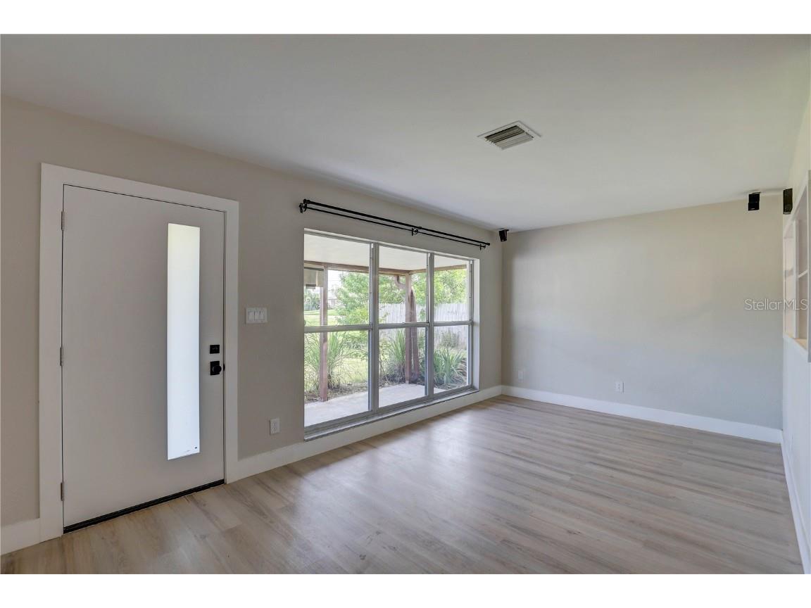 330 83rd Avenue NE Saint Petersburg FL 33702 TB8422380 image15