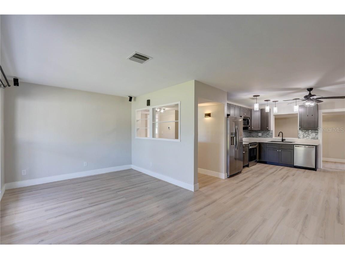 330 83rd Avenue NE Saint Petersburg FL 33702 TB8422380 image17