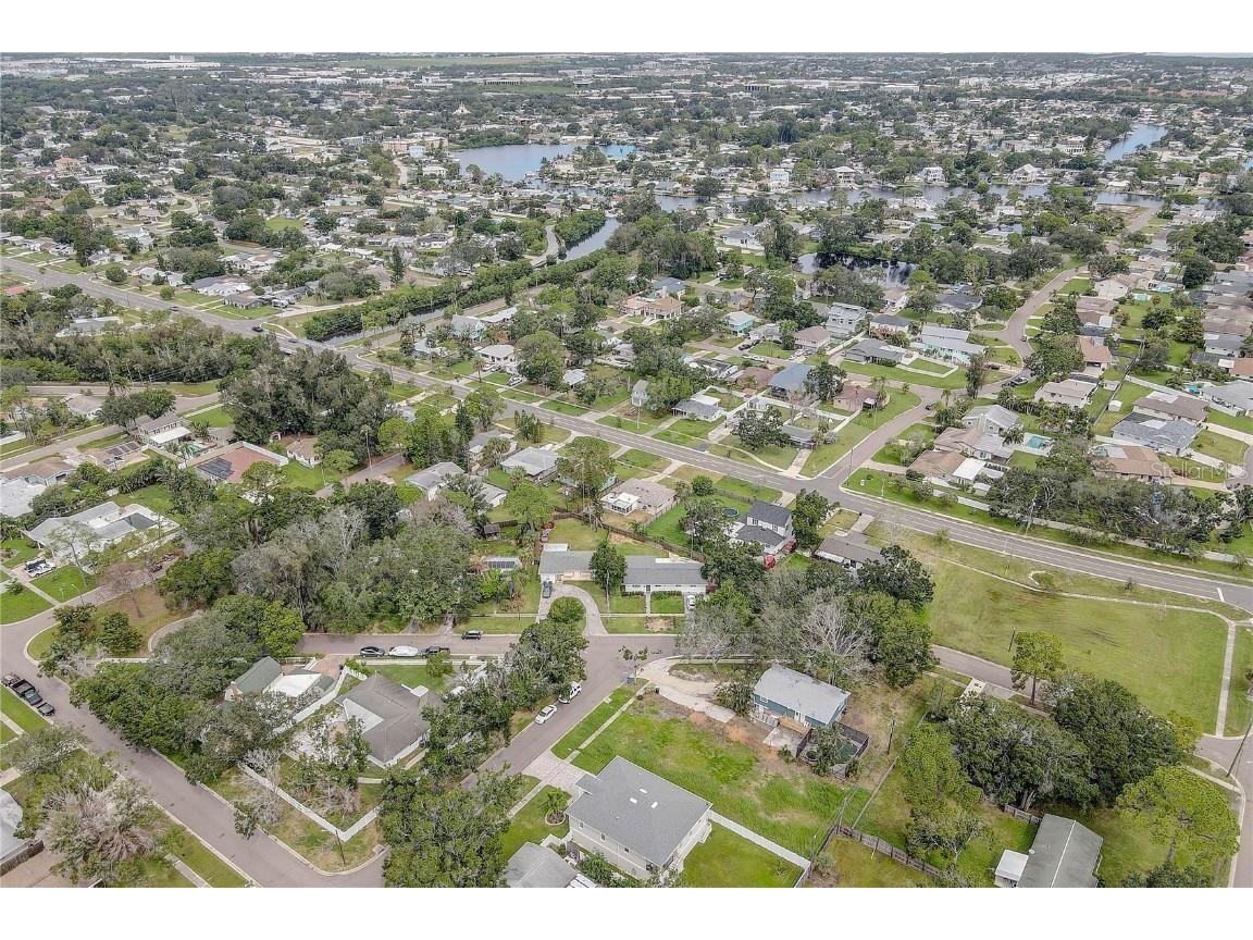 330 83rd Avenue NE Saint Petersburg FL 33702 TB8422380 image48