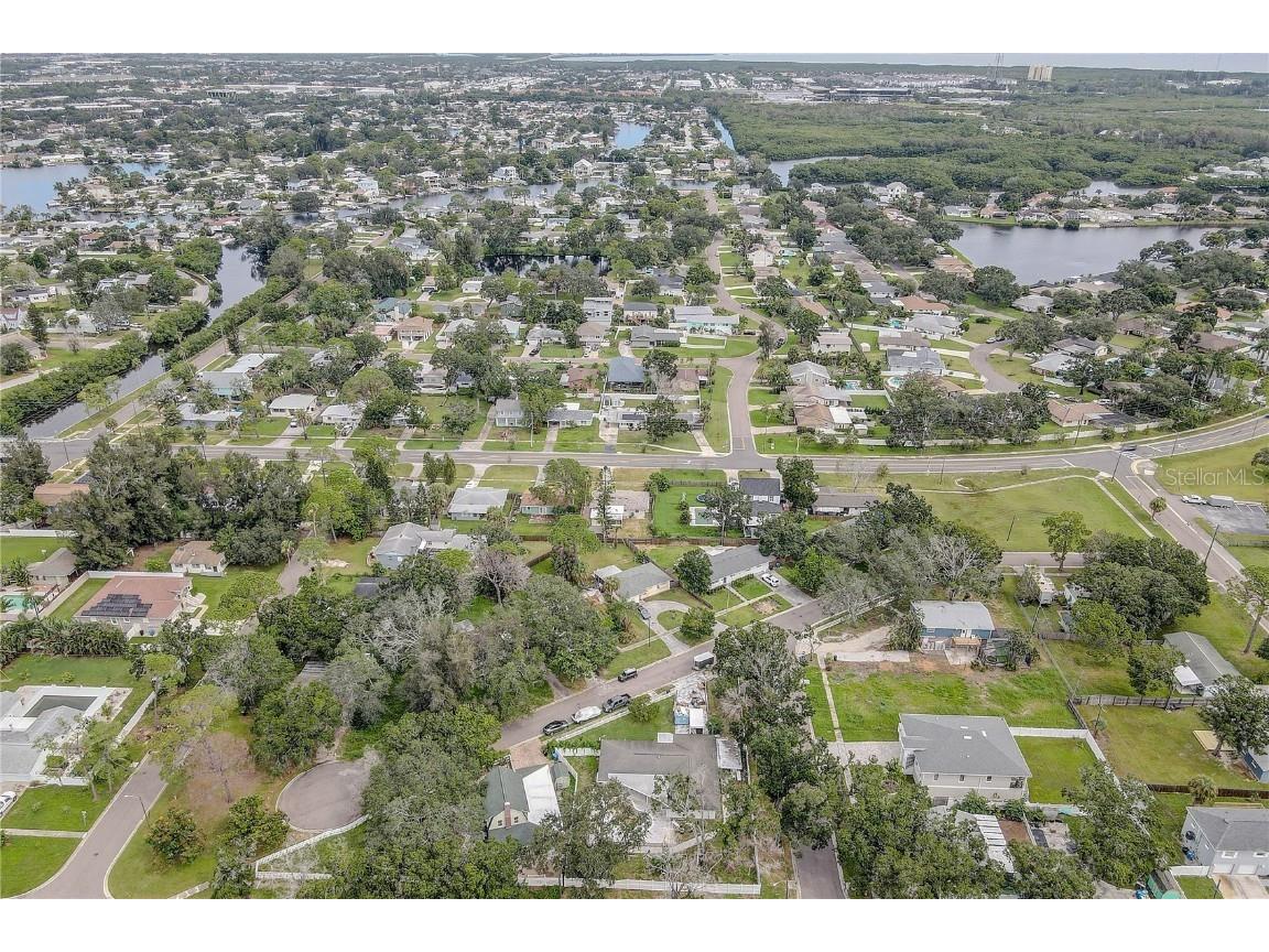 330 83rd Avenue NE Saint Petersburg FL 33702 TB8422380 image49