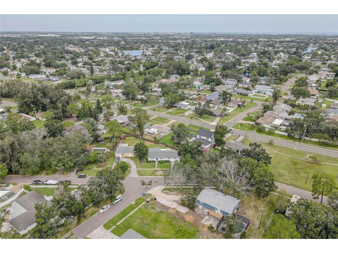 330 83rd Avenue NE Saint Petersburg FL 33702 TB8422380 image53
