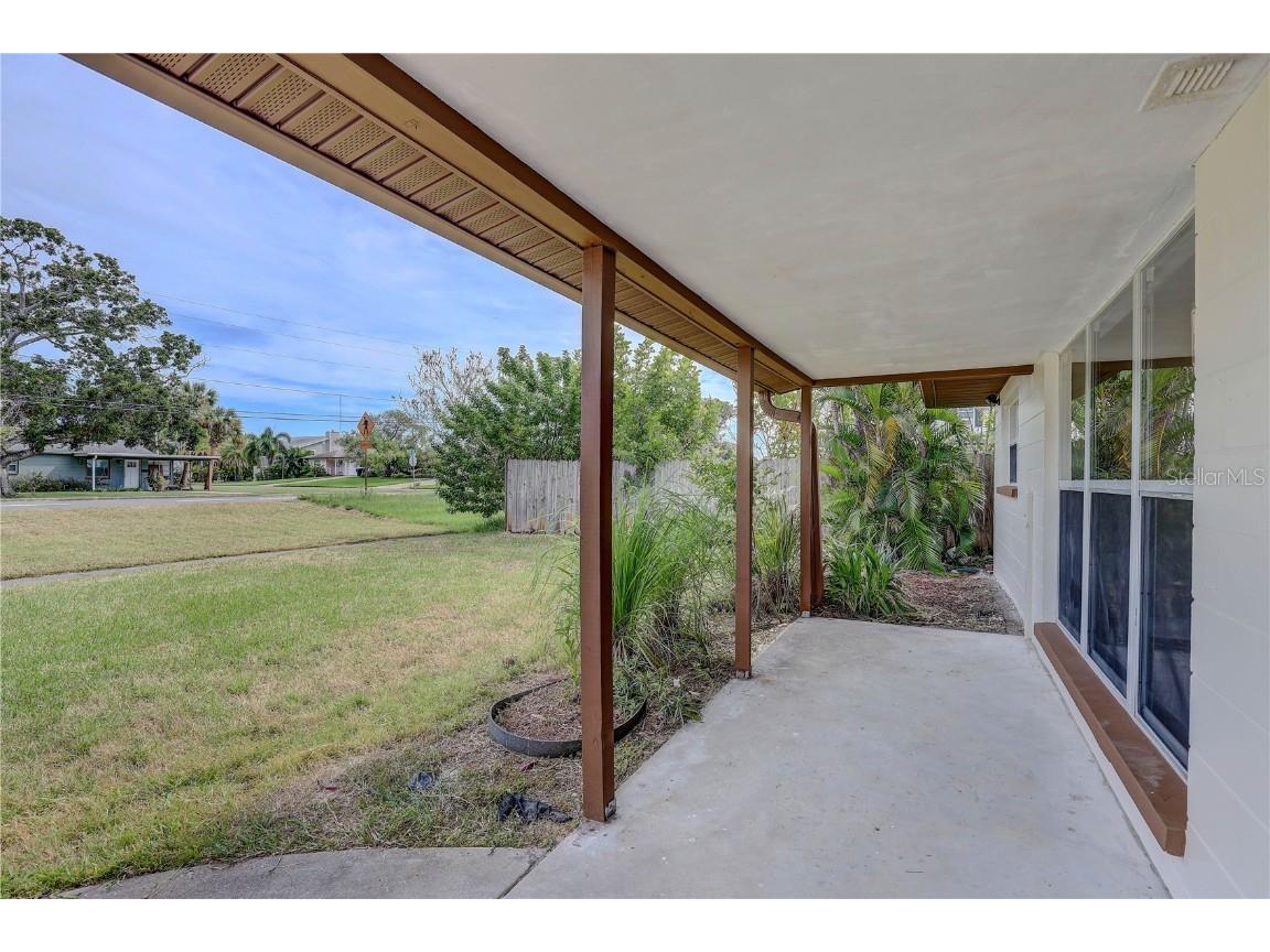 330 83rd Avenue NE Saint Petersburg FL 33702 TB8422380 image6