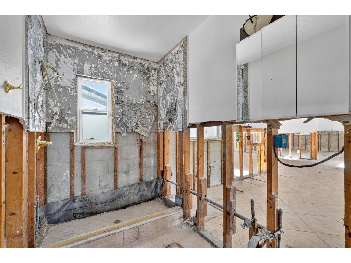 330 90th Avenue NE Saint Petersburg FL 33702 TB8423271 image10