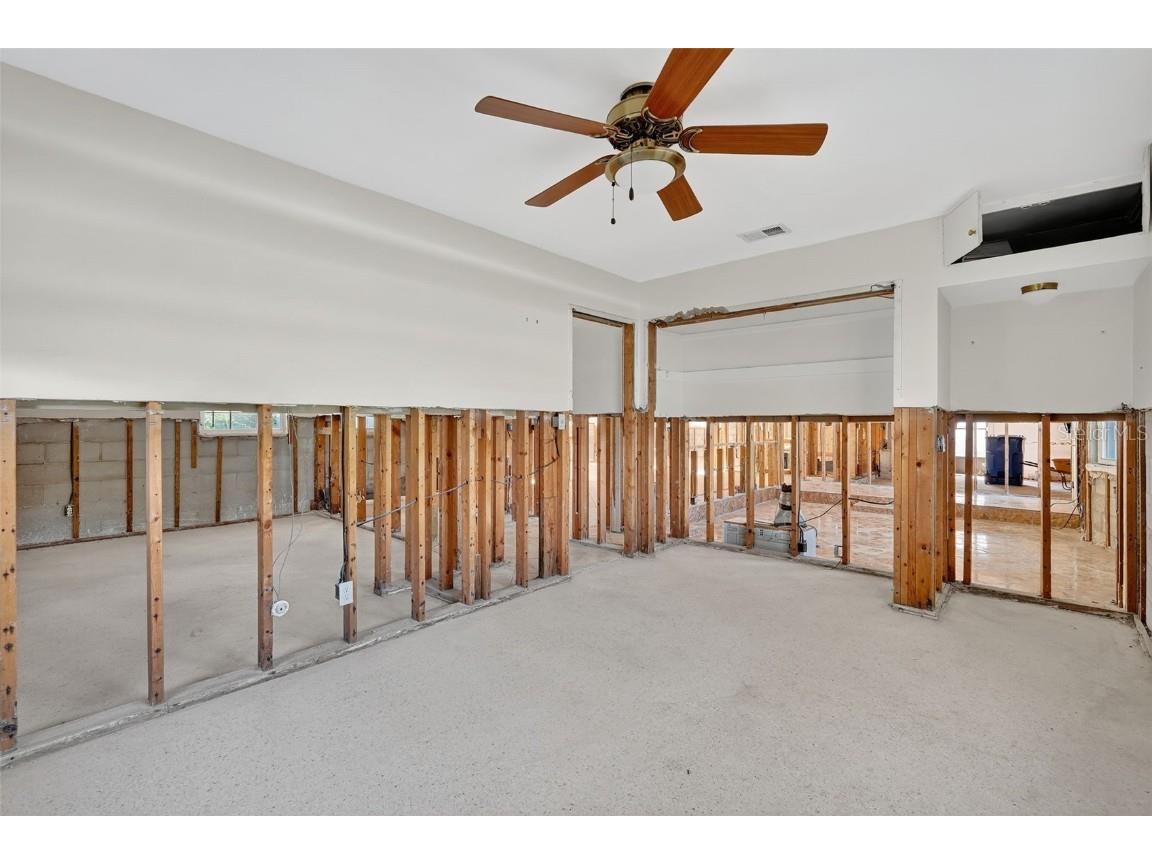 330 90th Avenue NE Saint Petersburg FL 33702 TB8423271 image13