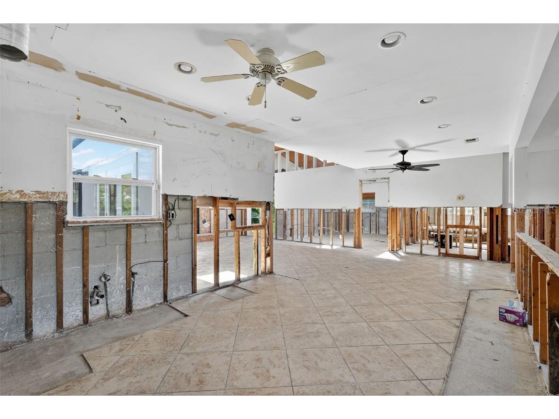 330 90th Avenue NE Saint Petersburg FL 33702 TB8423271 image15