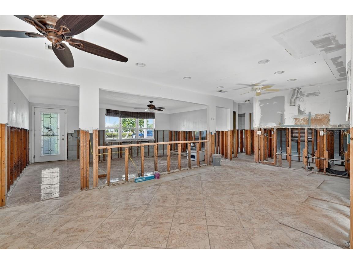 330 90th Avenue NE Saint Petersburg FL 33702 TB8423271 image16