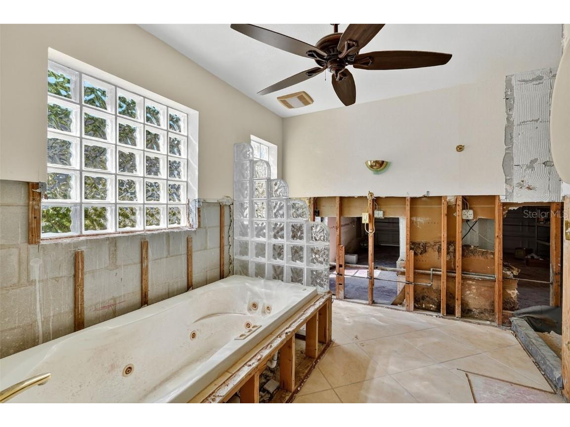 330 90th Avenue NE Saint Petersburg FL 33702 TB8423271 image21