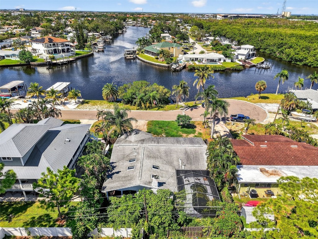 330 90th Avenue NE Saint Petersburg FL 33702 TB8423271 image32