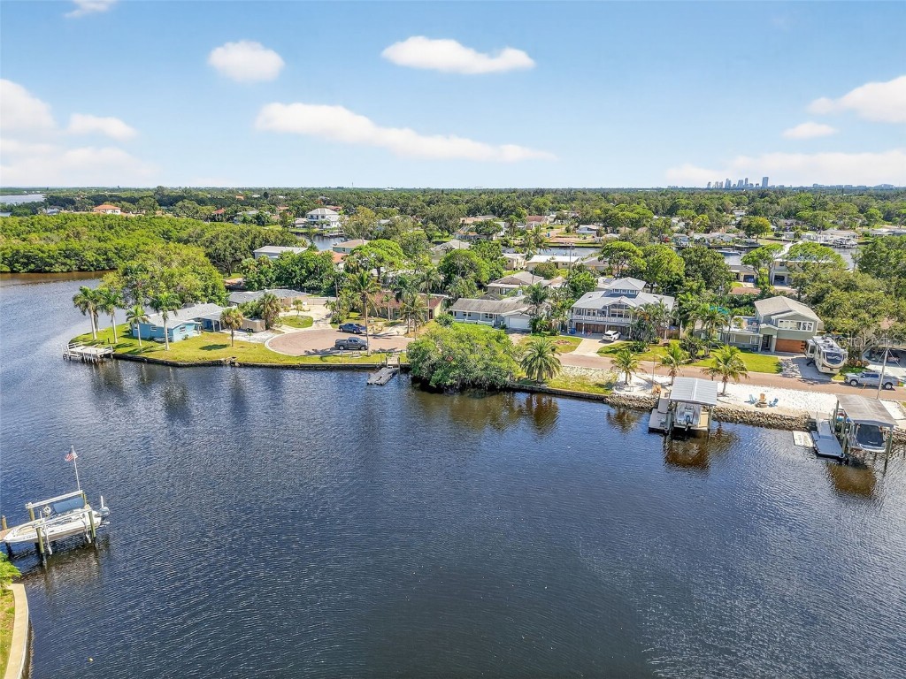 330 90th Avenue NE Saint Petersburg FL 33702 TB8423271 image33