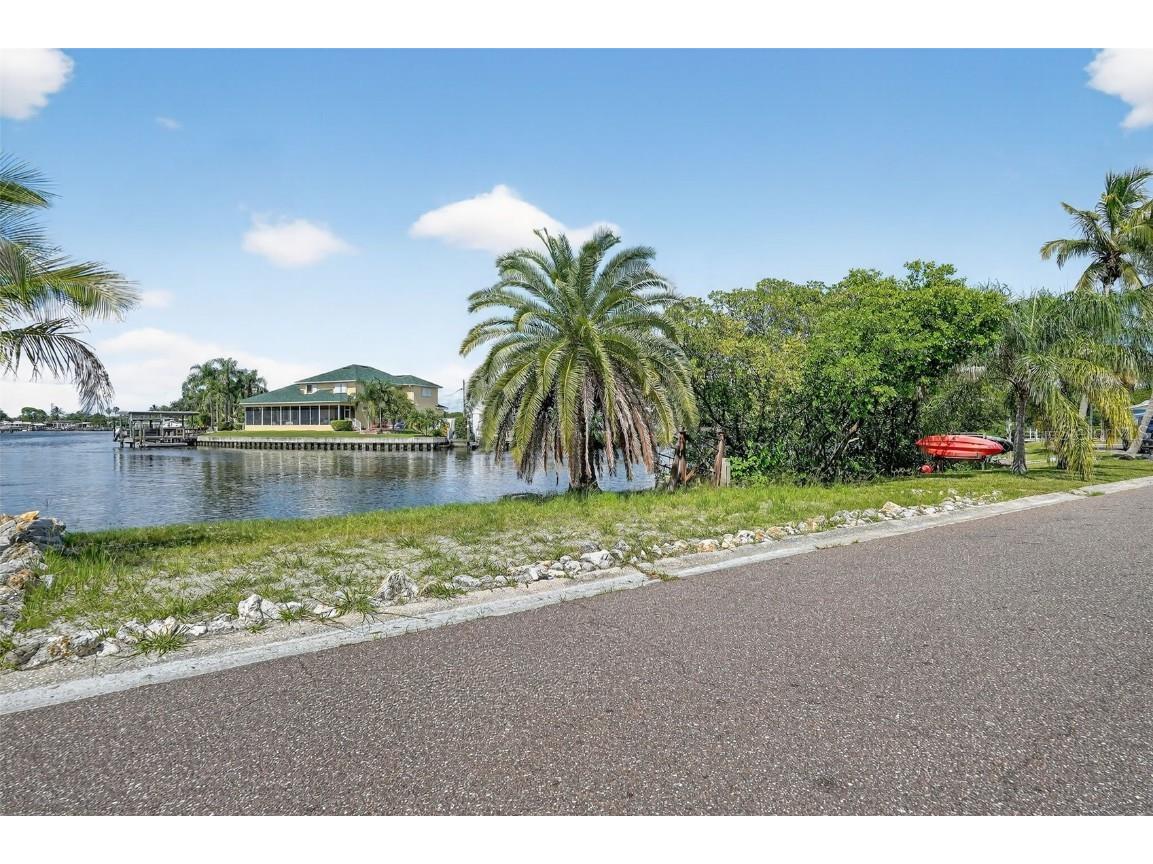 330 90th Avenue NE Saint Petersburg FL 33702 TB8423271 image40