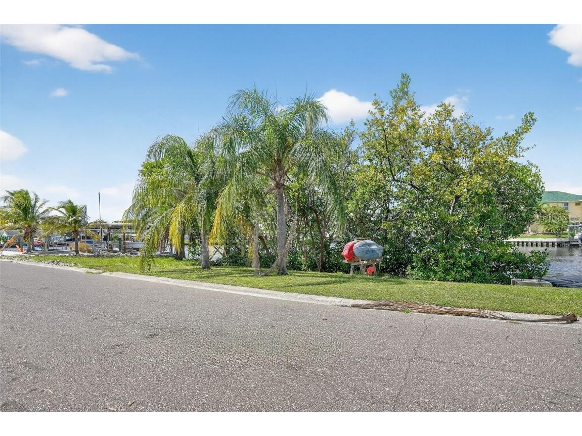 330 90th Avenue NE Saint Petersburg FL 33702 TB8423271 image41