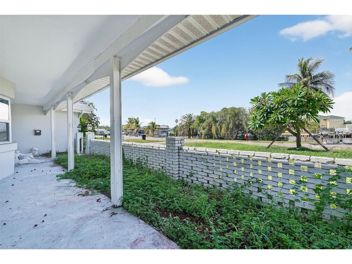 330 90th Avenue NE Saint Petersburg FL 33702 TB8423271 image6