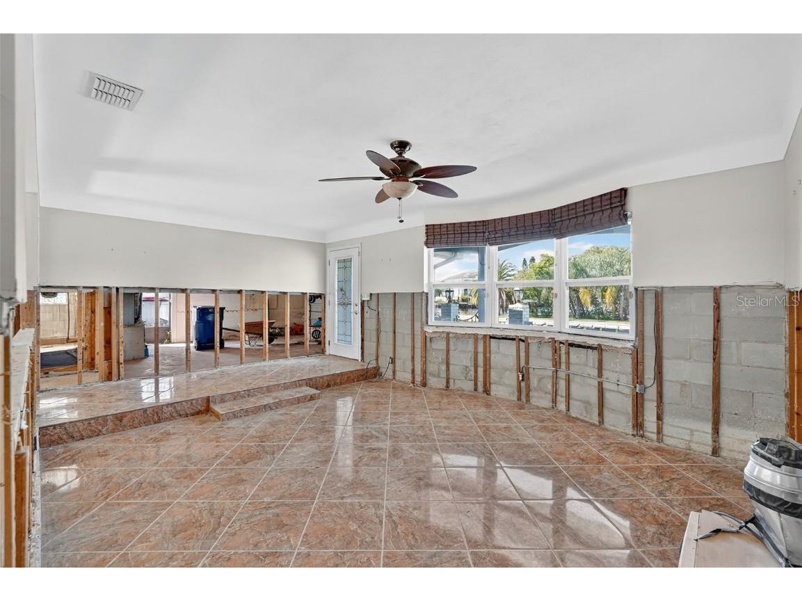 330 90th Avenue NE Saint Petersburg FL 33702 TB8423271 image8