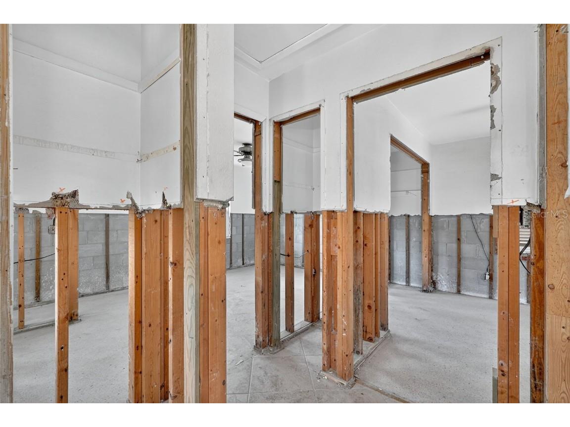 330 90th Avenue NE Saint Petersburg FL 33702 TB8423271 image9