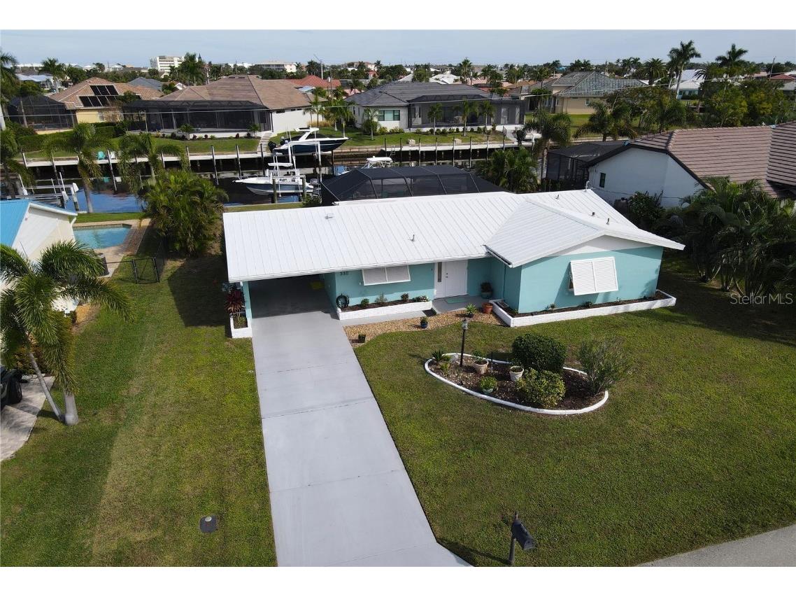 330 Belaire Court Punta Gorda FL 33950 - SAILFISH ESTUARY CANAL C7484611 image1