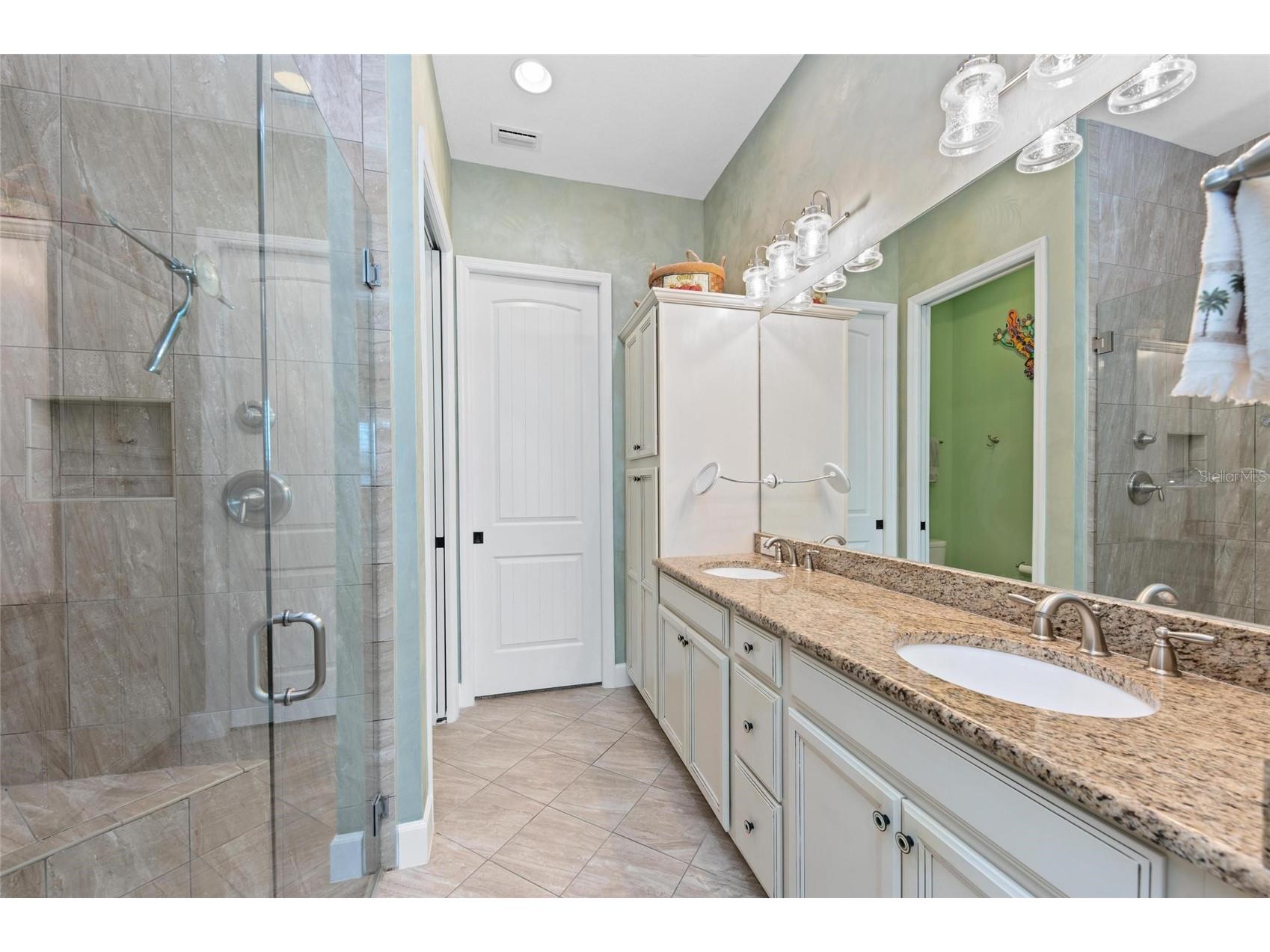 330 Compass Point Drive #101 Bradenton FL 34209 A4676445 image35