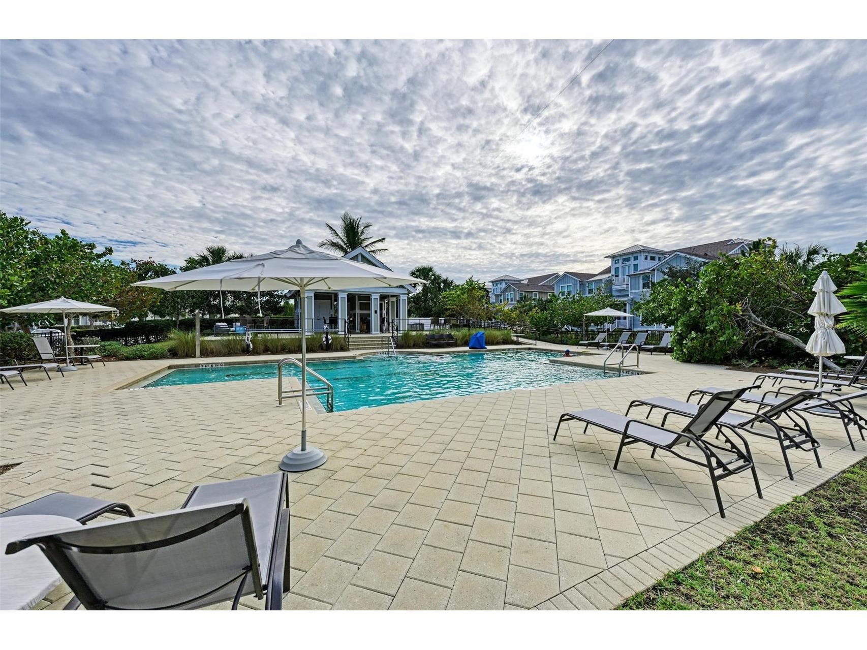 330 Compass Point Drive #101 Bradenton FL 34209 A4676445 image85