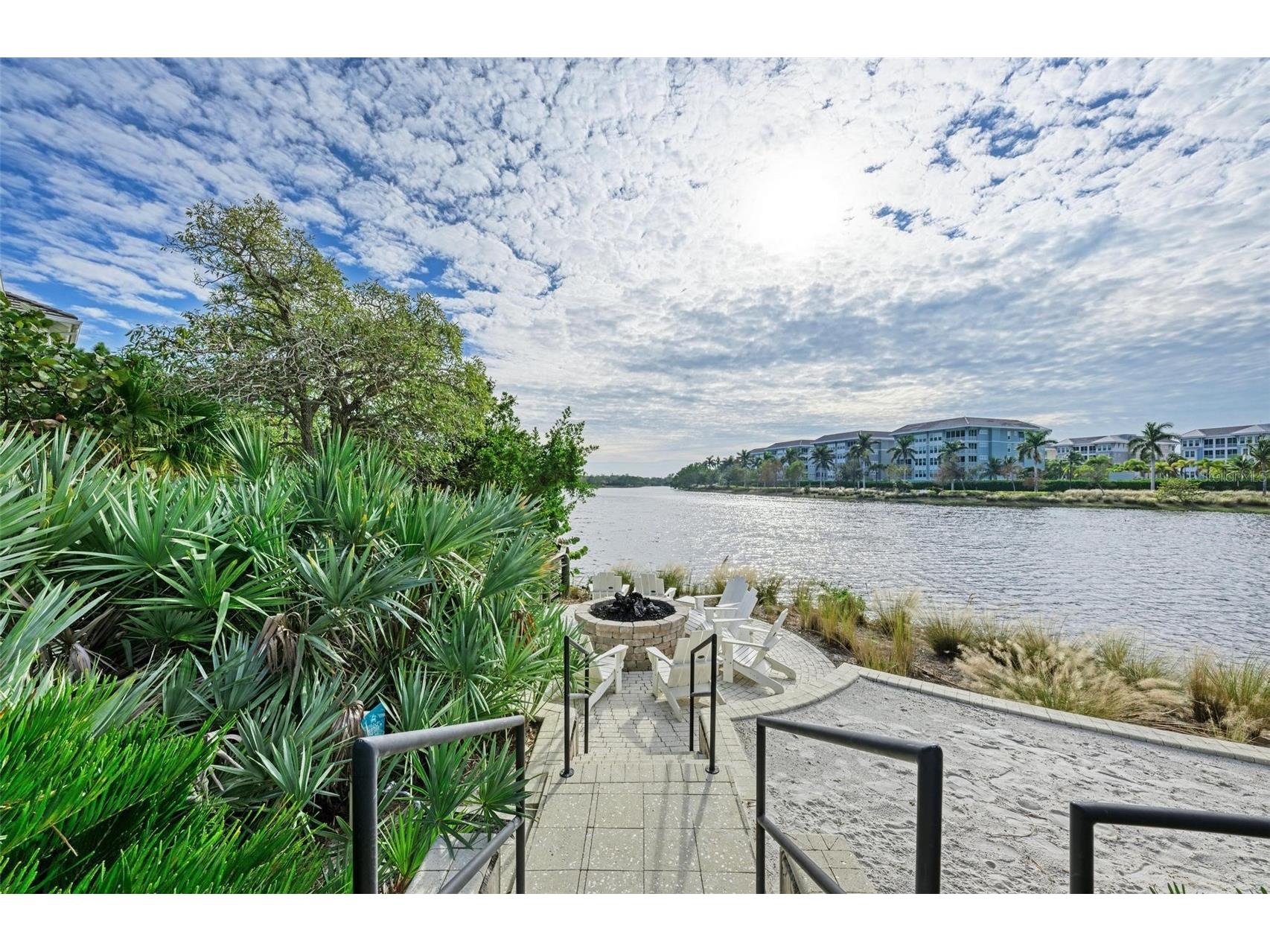 330 Compass Point Drive #101 Bradenton FL 34209 A4676445 image93