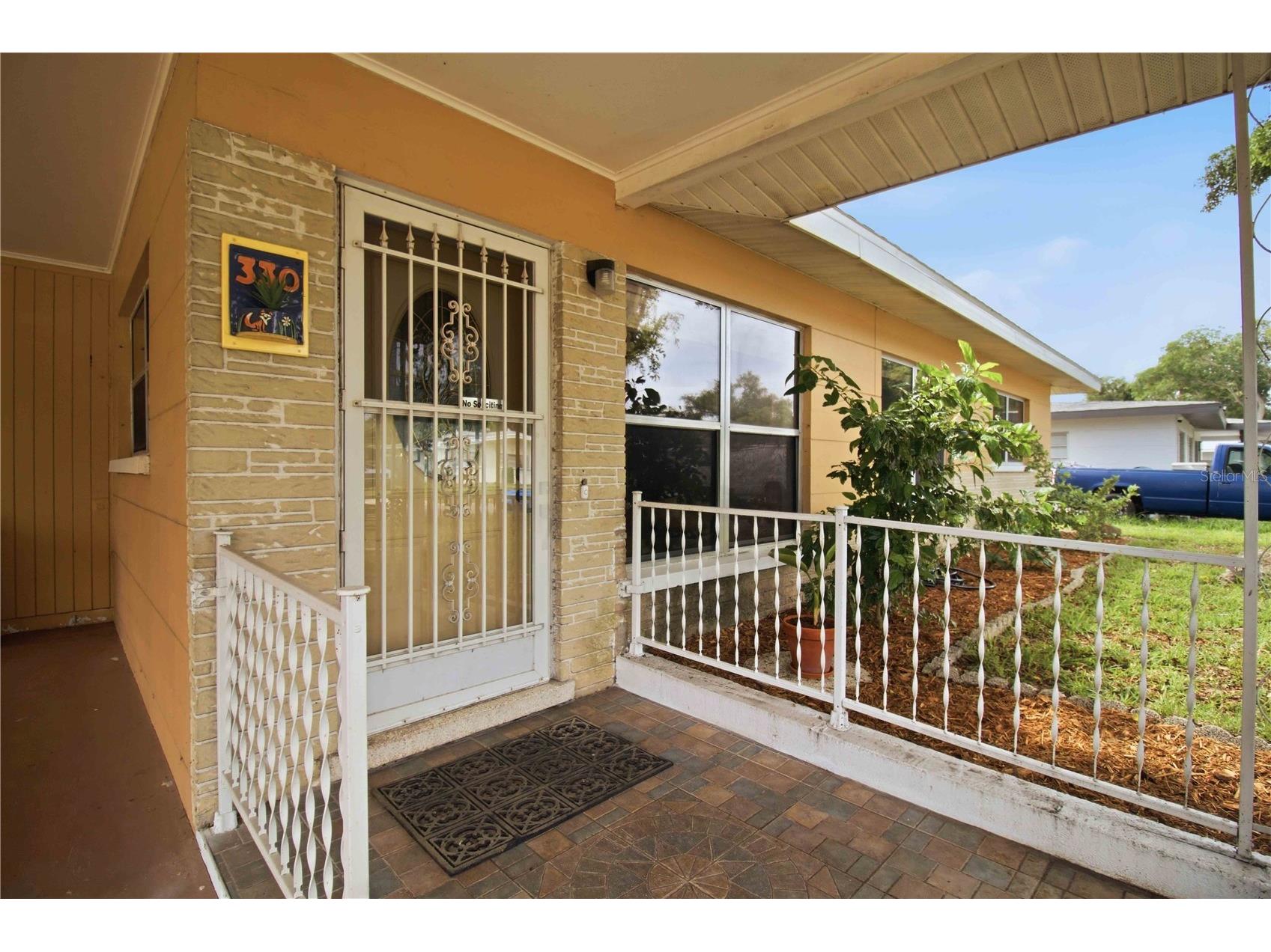 330 Crosby Court Sarasota FL 34237 A4695945 image3