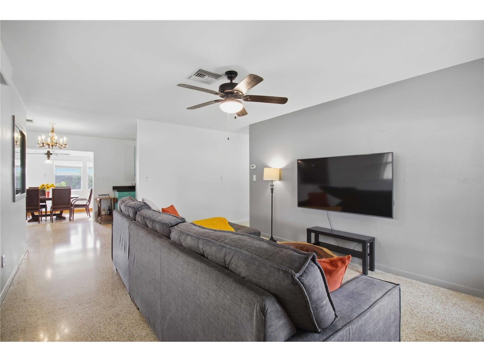 330 Crosby Court Sarasota FL 34237 A4695945 image5