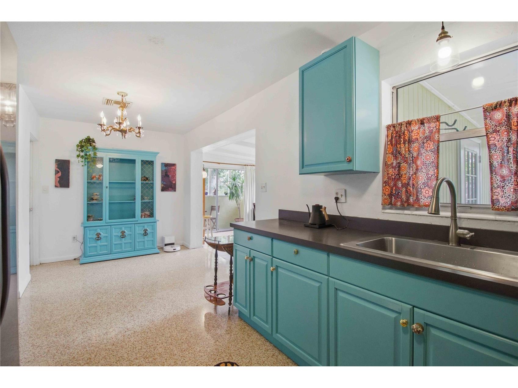 330 Crosby Court Sarasota FL 34237 A4695945 image9